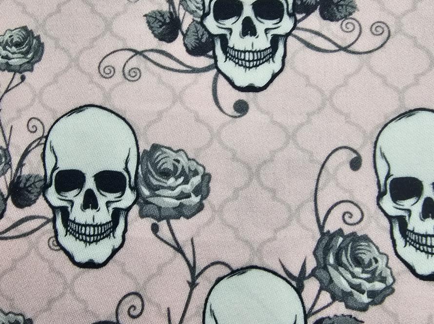 Skulls mit Rosen Rosa
