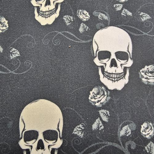 Skulls mit Rosen schwarz