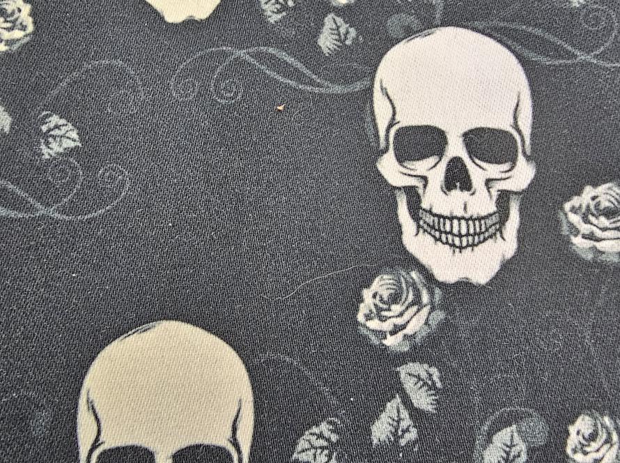 Skulls mit Rosen schwarz